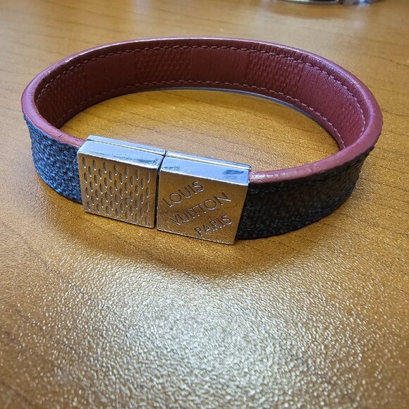 Louis Vuitton Monogram reversible bracelet - Picture 7 of 9